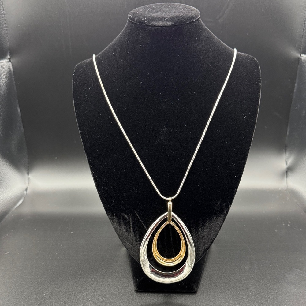 Elegant Silver and Gold Pendant Necklace